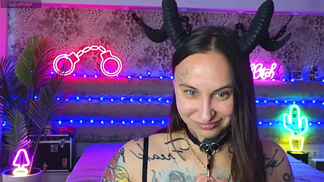 Cool Freak  online show from 21, 6, 2026