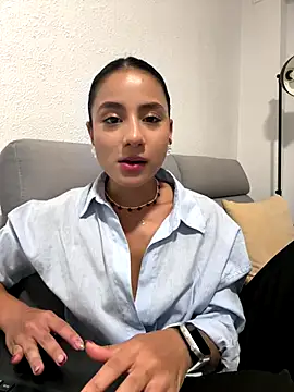 Snapshot of Ale_Lewis chatting on 28, 10, 2025 Ale Lewis online show from 28, 10, 2025