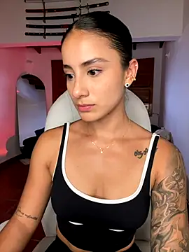 Snapshot of Ale_Lewis chatting on 7, 10, 2025 Ale Lewis online show from 7, 10, 2025