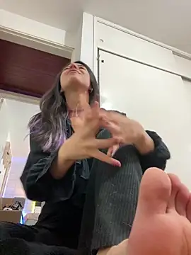 NanaRott online show from 9, 2, 2026