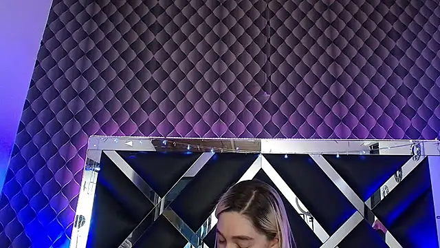 victoriaa lee  online show from 2, 6, 2026