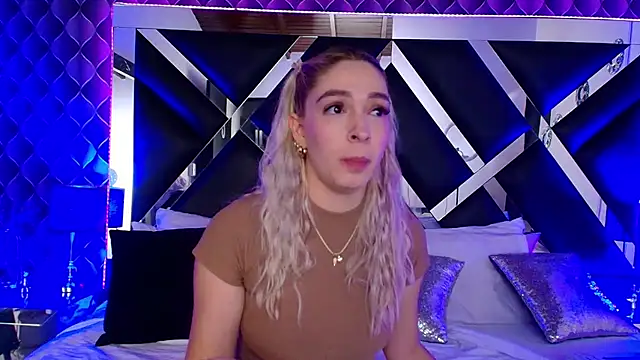 victoriaa lee  online show from 9, 10, 2025