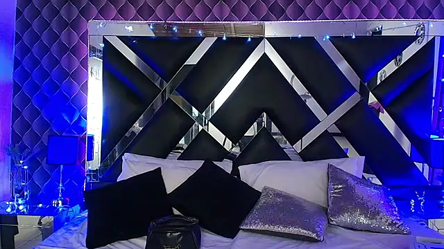 victoriaa lee  online show from 16, 4, 2026