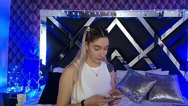 victoriaa lee  online show from 5, 1, 2026