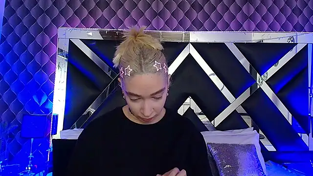 victoriaa lee  online show from 16, 2, 2026