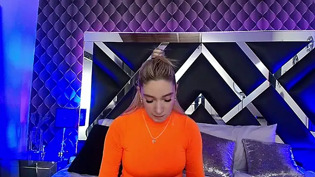 victoriaa lee  online show from 27, 10, 2025