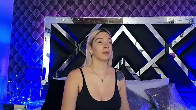 victoriaa lee  online show from 31, 3, 2026