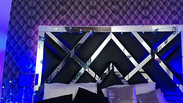 victoriaa lee  online show from 4, 4, 2026