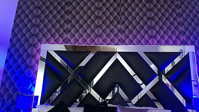 victoriaa lee  online show from 29, 11, 2025