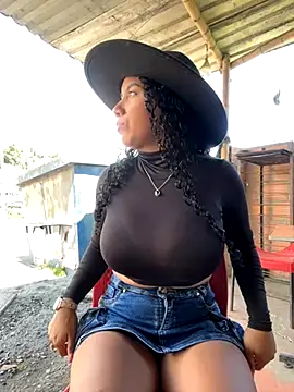 Snapshot of serena_willow chatting on 21, 11, 2025 serena willow online show from 21, 11, 2025