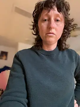 mossy kiss online show from 2, 3, 2026