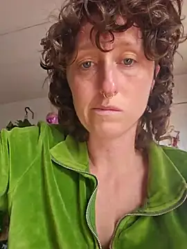 mossy kiss online show from 14, 12, 2025