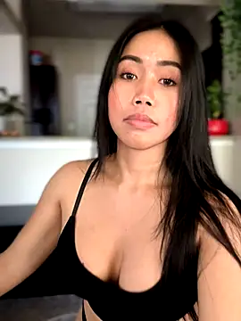 Snapshot of JazzieXo chatting on 23, 10, 2025 JazzieXo online show from 23, 10, 2025