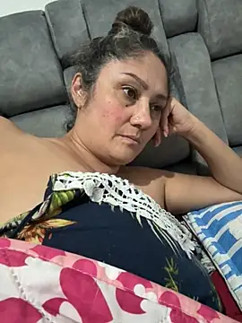 gabiTetas online show from 8, 10, 2025