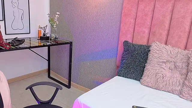 Alexa Thaylor  online show from 22, 5, 2026
