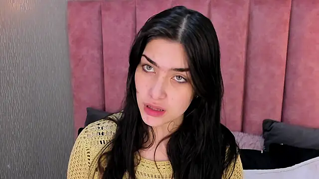 Alexa Thaylor  online show from 12, 11, 2025