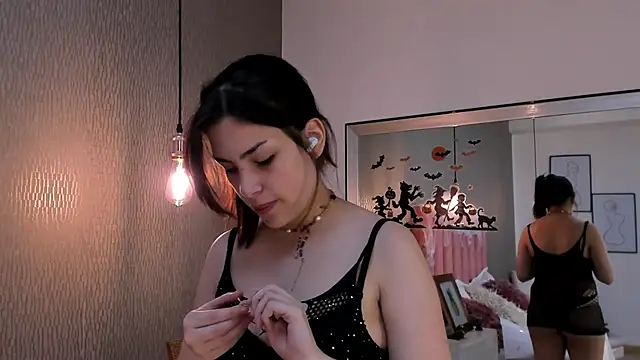 Alexa Thaylor  online show from 12, 10, 2025