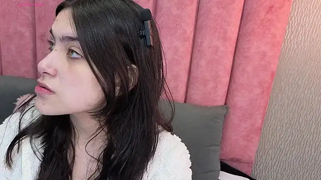 Alexa Thaylor  online show from 5, 3, 2026