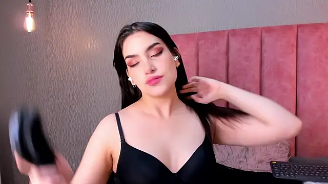 Alexa Thaylor  online show from 5, 11, 2025