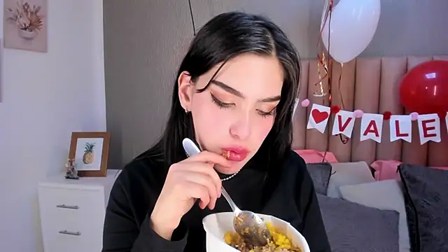 Alexa Thaylor  online show from 16, 2, 2025