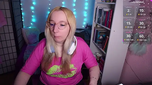 Snapshot of JustKerry chatting on 16, 10, 2025 JustKerry online show from 16, 10, 2025