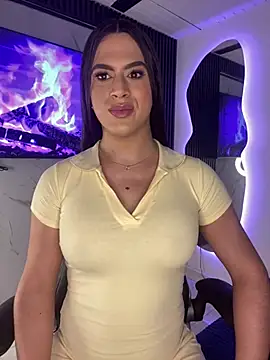 Naughtysofiaa online show from 16, 7, 2026