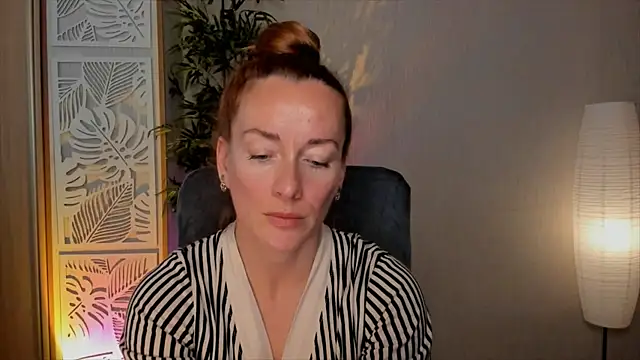 Snapshot of RebeccaMartinez chatting on 4, 6, 2026 RebeccaMartinez online show from 4, 6, 2026