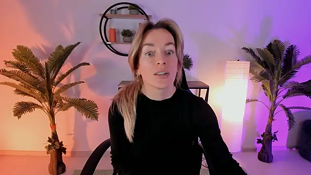 RebeccaMartinez online show from 1, 2, 2025