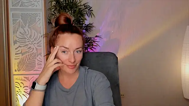 Snapshot of RebeccaMartinez chatting on 22, 5, 2026 RebeccaMartinez online show from 22, 5, 2026