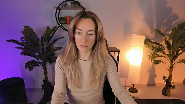 RebeccaMartinez online show from 15, 2, 2025