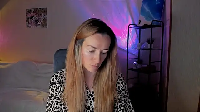 RebeccaMartinez online show from 29, 11, 2025