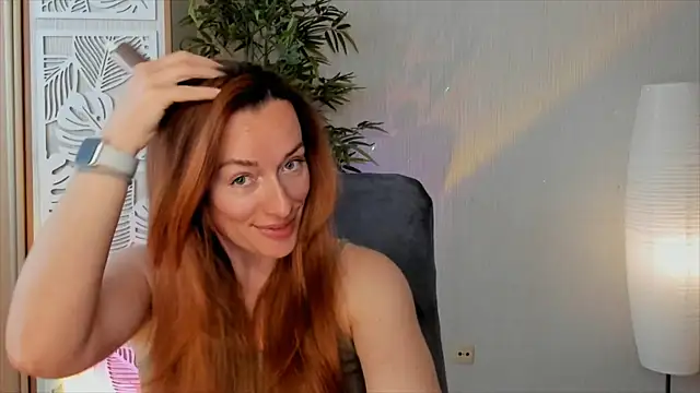 Snapshot of RebeccaMartinez chatting on 10, 5, 2026 RebeccaMartinez online show from 10, 5, 2026
