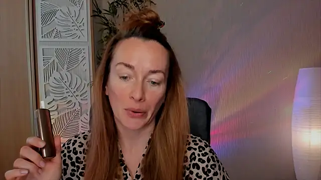 Snapshot of RebeccaMartinez chatting on 30, 4, 2026 RebeccaMartinez online show from 30, 4, 2026