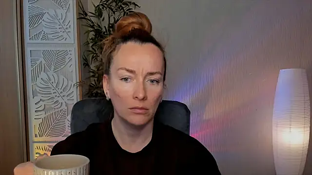Snapshot of RebeccaMartinez chatting on 4, 5, 2026 RebeccaMartinez online show from 4, 5, 2026