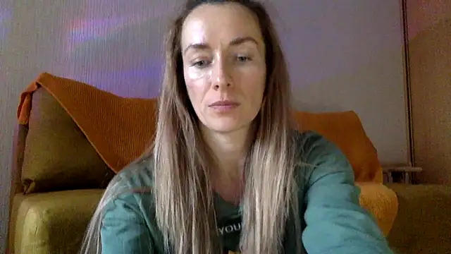 RebeccaMartinez online show from 17, 3, 2025