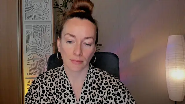 Snapshot of RebeccaMartinez chatting on 27, 4, 2026 RebeccaMartinez online show from 27, 4, 2026