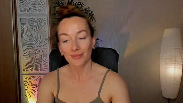 Snapshot of RebeccaMartinez chatting on 8, 5, 2026 RebeccaMartinez online show from 8, 5, 2026