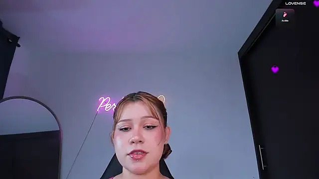 daniela hornny online show from 4, 3, 2026