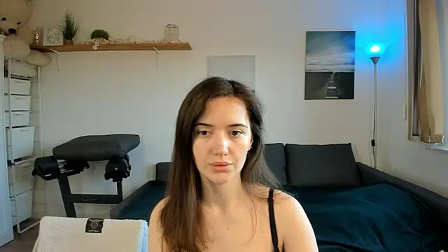 PollyFlame online show from 6, 3, 2025