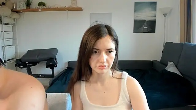 PollyFlame online show from 4, 3, 2025