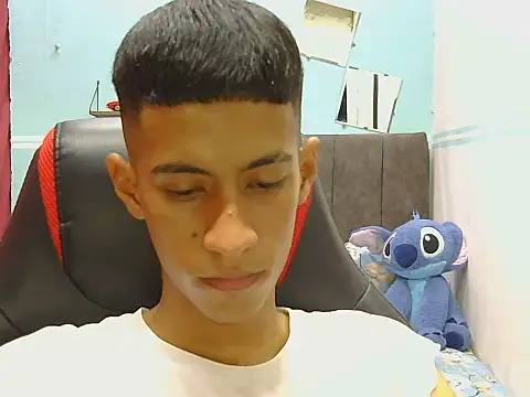 Snapshot of Angelstripboy chatting on 17, 6, 2026 Angelstripboy online show from 17, 6, 2026
