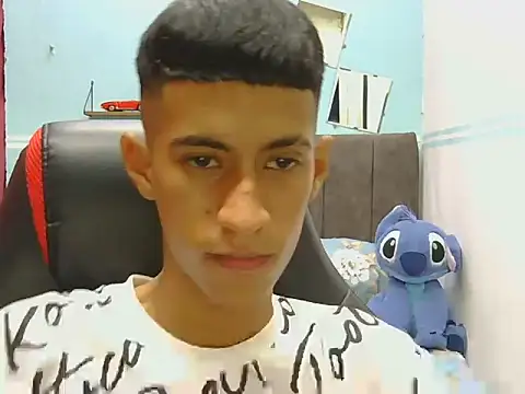 Snapshot of Angelstripboy chatting on 10, 6, 2026 Angelstripboy online show from 10, 6, 2026