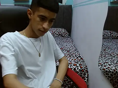 Angelstripboy online show from 17, 2, 2025