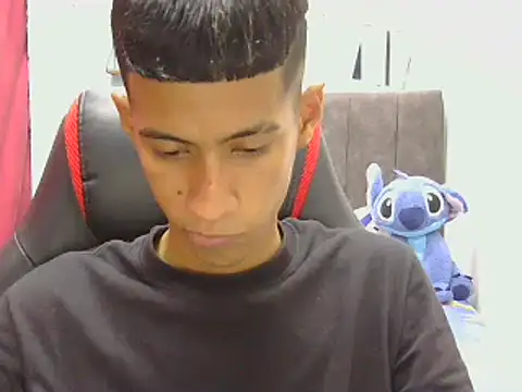 Snapshot of Angelstripboy chatting on 29, 5, 2026 Angelstripboy online show from 29, 5, 2026
