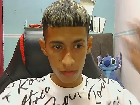 Snapshot of Angelstripboy chatting on 8, 8, 2026 Angelstripboy online show from 8, 8, 2026