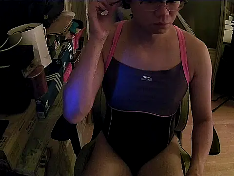 Snapshot of swimsuitloves chatting on 17, 10, 2025 swimsuitloves online show from 17, 10, 2025