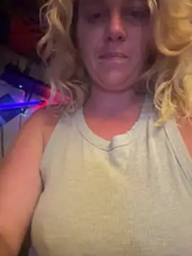 TrashleyRosebud online show from 20, 7, 2026