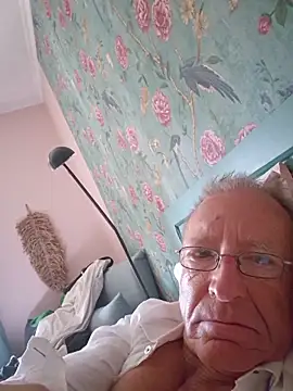 Snapshot of alixgraccus chatting on 24, 5, 2026 alixgraccus online show from 24, 5, 2026
