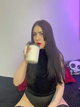 Amy Aloqua online show from 29, 10, 2025