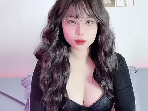 Snapshot of __Lyly__ chatting on 3, 11, 2025 Lyly online show from 3, 11, 2025